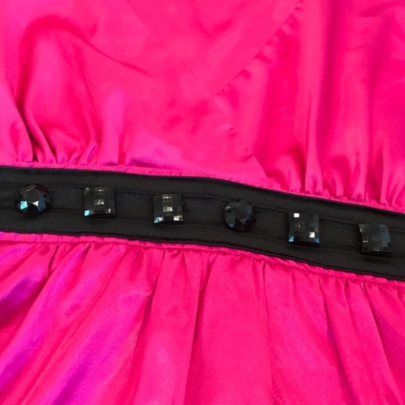 Matty M Pink + Black Sleeveless Blouse - Size XS Perfect for Christmas Holidays! - Picture 6 of 8